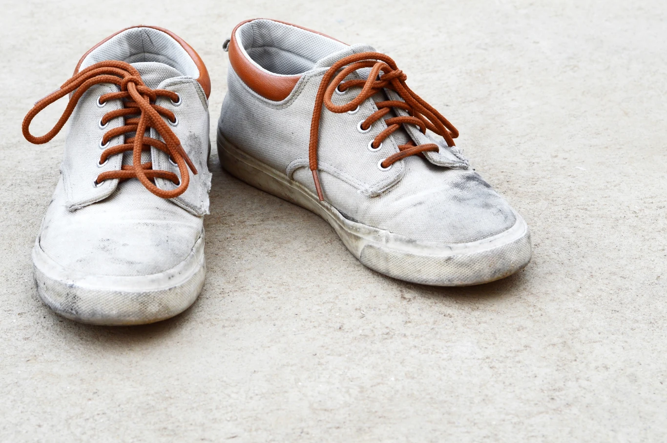 Gdzie wyrzucić stare buty? Ten pojemnik jest odpowiedni. Gdzie wyrzucić stare buty? Ten pojemnik jest odpowiedni.