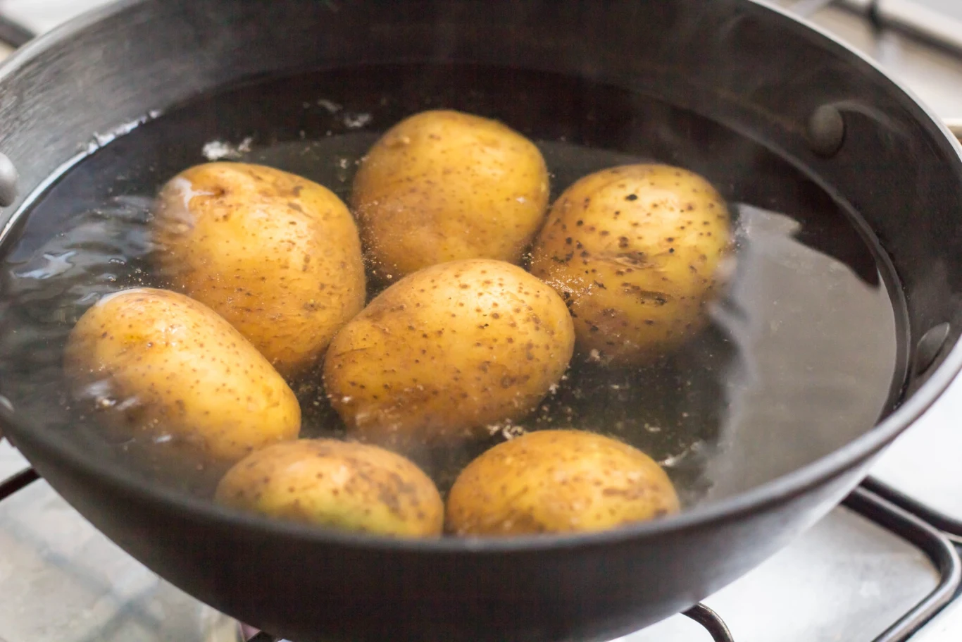 Kucharki oszalały na punkcie prostego przepisu. Pokrój w kawałki i wsadź do słoików Kucharki oszalały na punkcie prostego przepisu. Pokrój w kawałki i wsadź do słoików