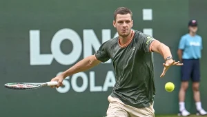 Trzy asy w kluczowym momencie. Wspaniały triumf Hurkacza, rekord coraz bliżej