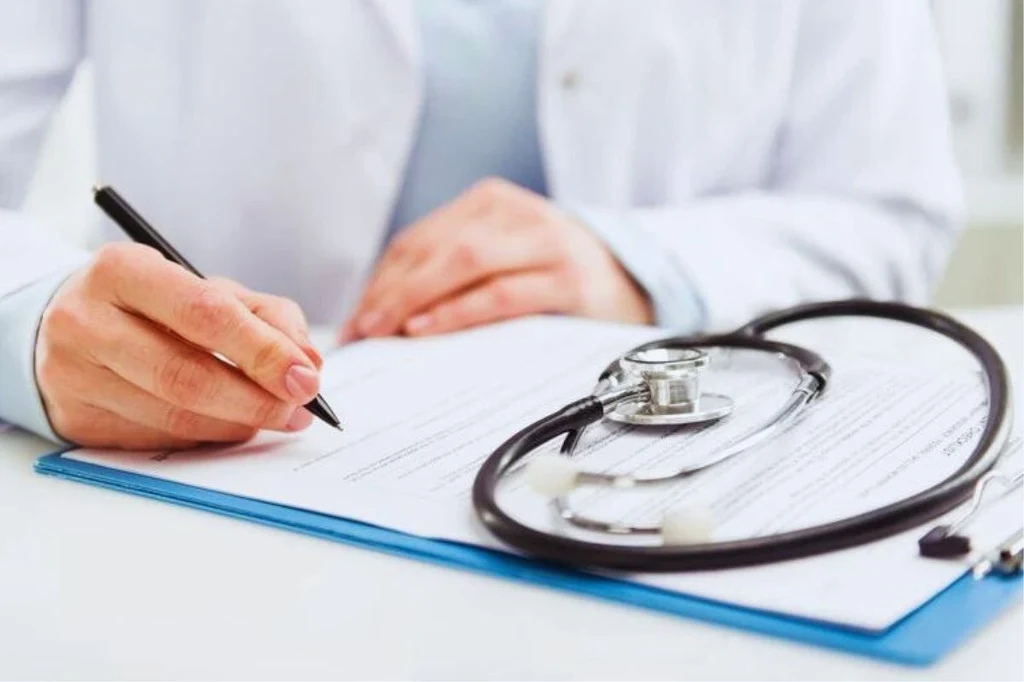 Pacjenci w sanatorium czekają na zabiegi. Decyzja NFZ może zmienić dostępność świadczeń