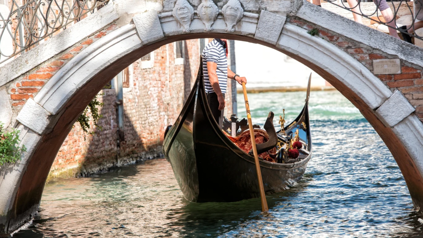 Wenecja zniknie pod wodą? Włoscy naukowcy podali konkretną datę, kiedy zalane zostaną konkretne dzielnice kochanego przez turystów miasta Wenecja zniknie pod wodą? Włoscy naukowcy podali konkretną datę, kiedy zalane zostaną konkretne dzielnice kochanego przez turystów miasta