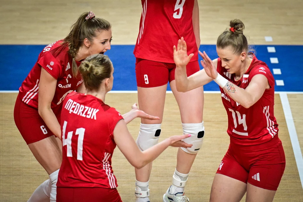 Siatkarki reprezentacji Polski, od lewej Kamila Witkowska, Natalia Mędrzyk i Joanna Wołosz Siatkarki reprezentacji Polski, od lewej Kamila Witkowska, Natalia Mędrzyk i Joanna Wołosz