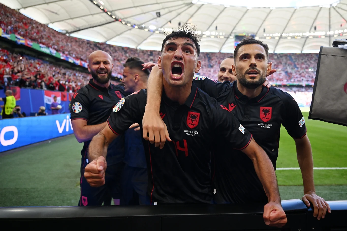 Qazim Laci cieszy się z gola na Euro 2024 Qazim Laci cieszy się z gola na Euro 2024