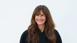 Ten kolor włosów wybrała Julia Roberts. Będzie hitem lata dla pań 50+ 