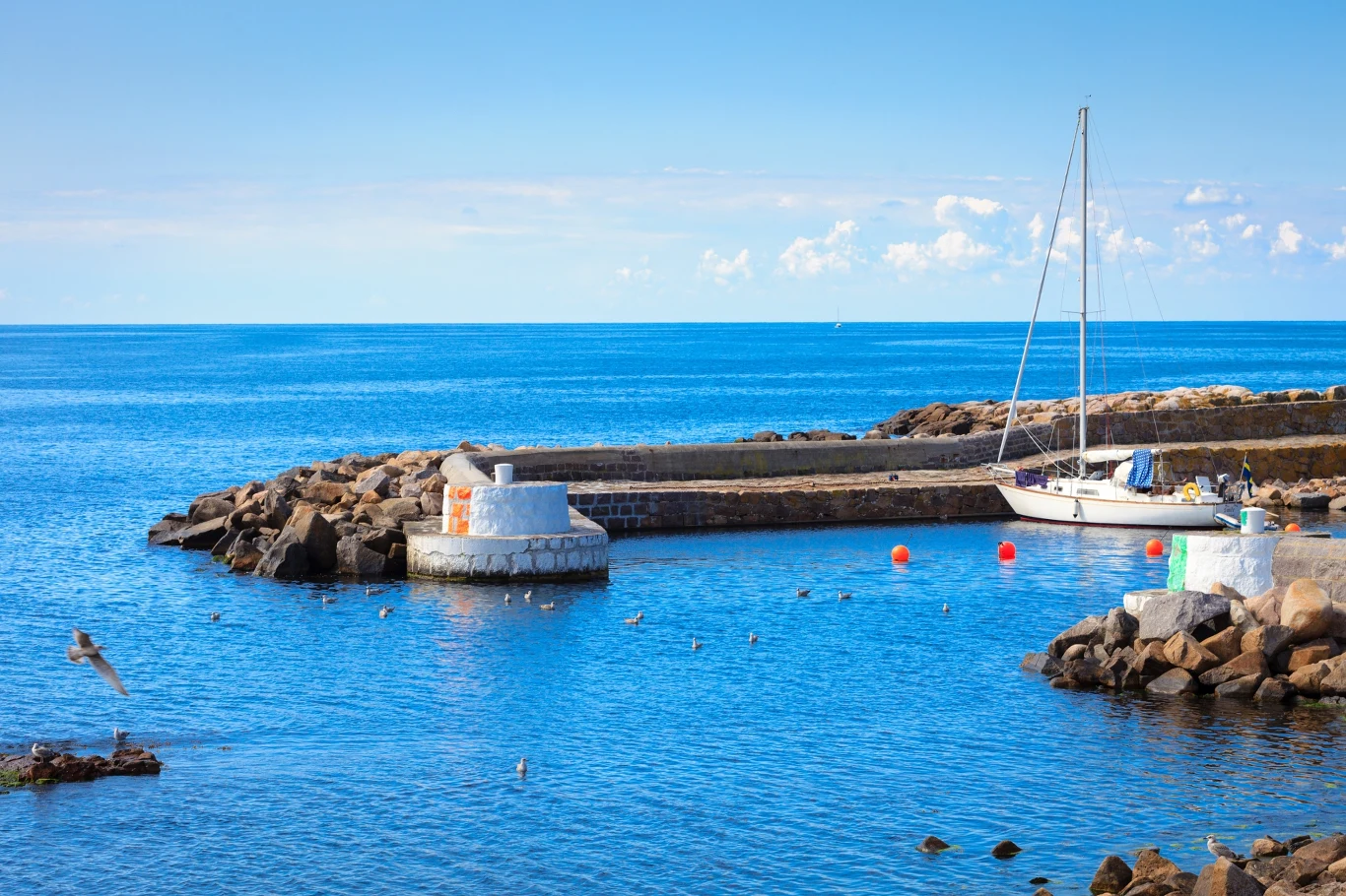Christiansø to wyspa, na którą możemy dostać się jachtem lub łodzią pocztową. 