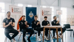 Krajowa Grupa Spożywcza Arka Gdynia nie tylko błyszczy na parkietach koszykarskich, ale także aktywnie angażuje się w działalność charytatywną