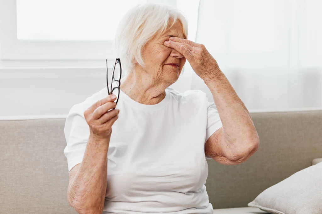 Pamiętaj: nigdy nie patrz bezpośrednio na słońce, bo może dojść do poparzenia oczu