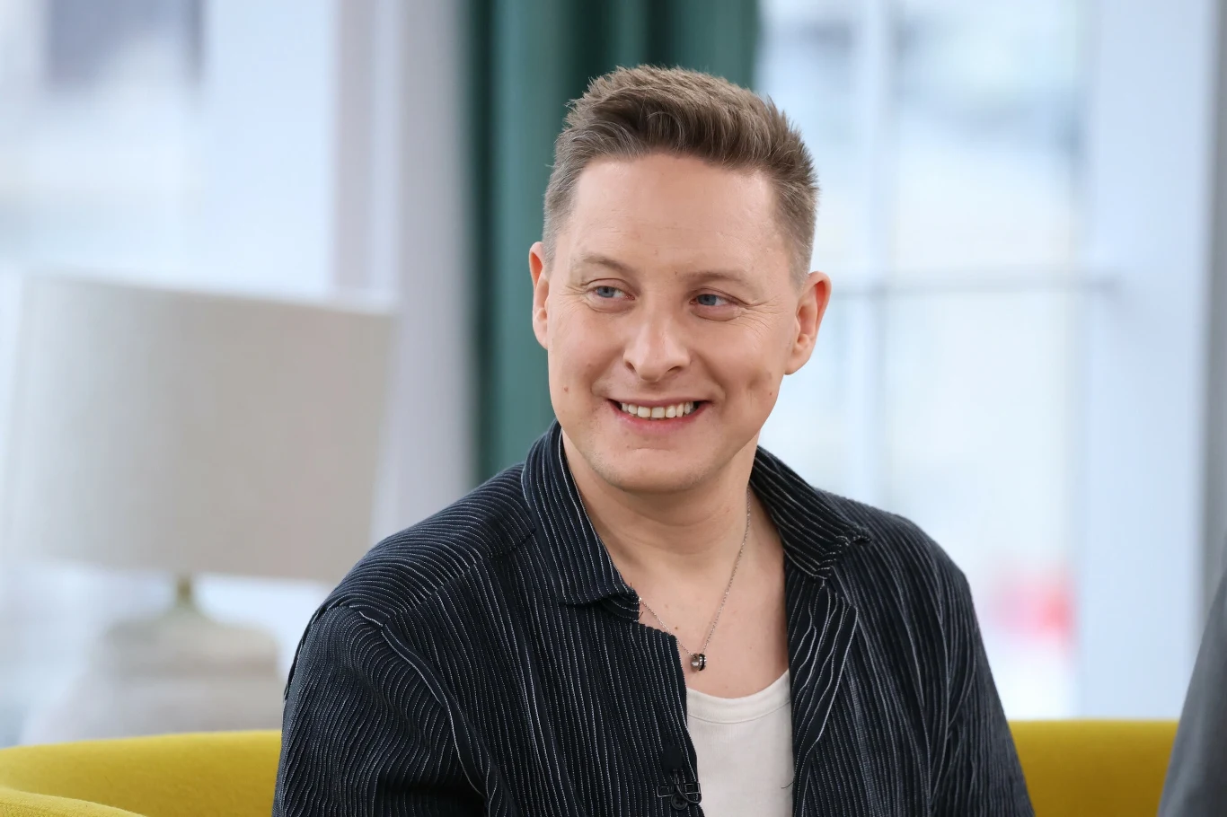 Antek Smykiewicz prezentuje nowy teledysk Antek Smykiewicz prezentuje nowy teledysk