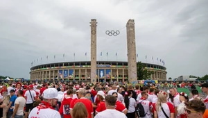 Polscy kibice pod Stadionem Olimpijskim
