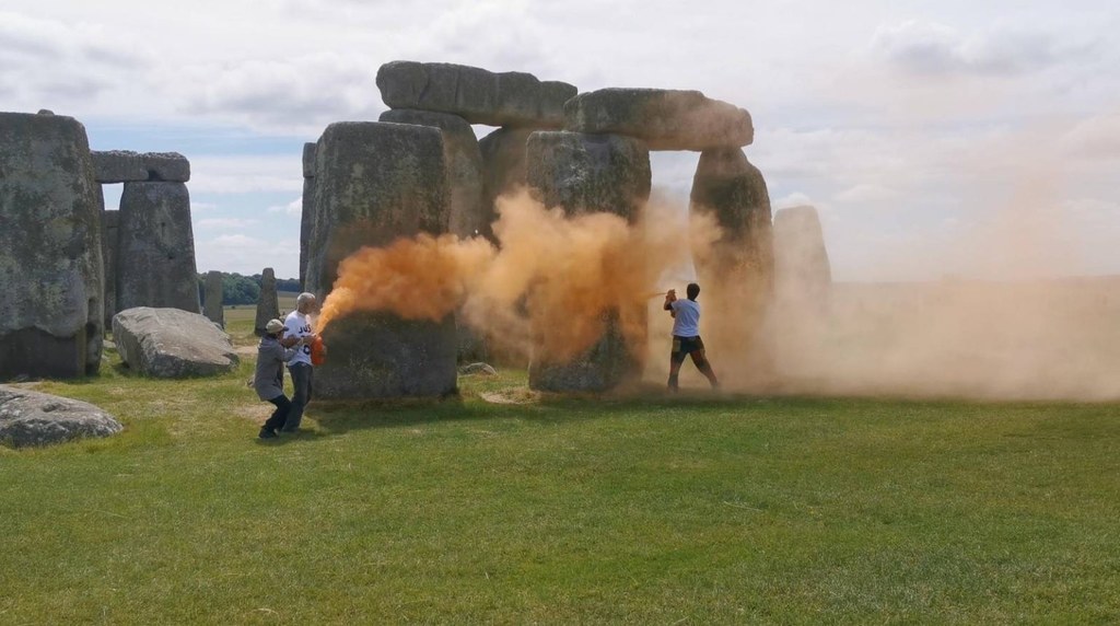 Stonehenge po ostatniej akcji aktywistów z grupy Just Stop Oil nie zostało trwale uszkodzone