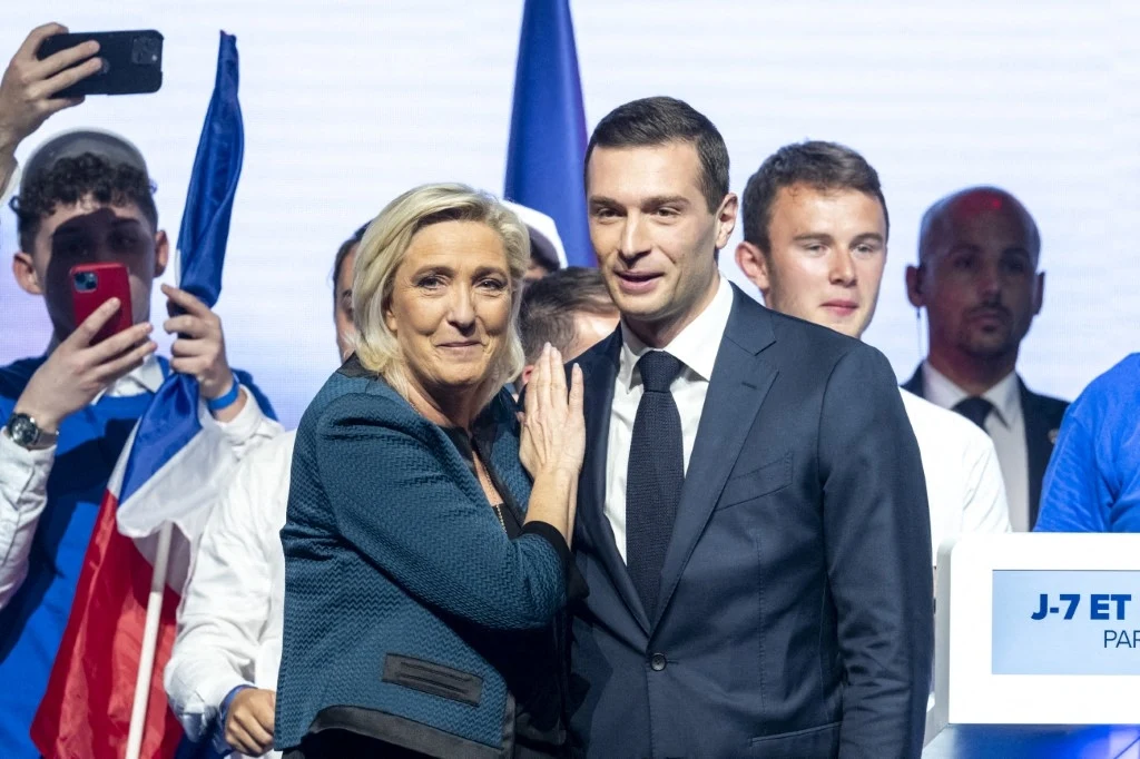 Marine Le Pen i Jordan Bardella - liderzy Zjednoczenia Narodowego