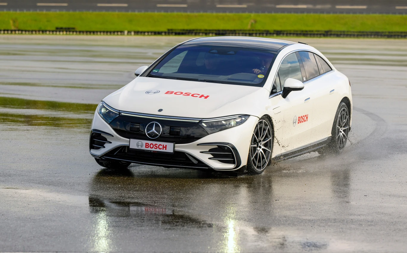 Nowe technologie Boscha miałem okazję testować na specjalnie przygotowanym torze Nowe technologie Boscha miałem okazję testować na specjalnie przygotowanym torze