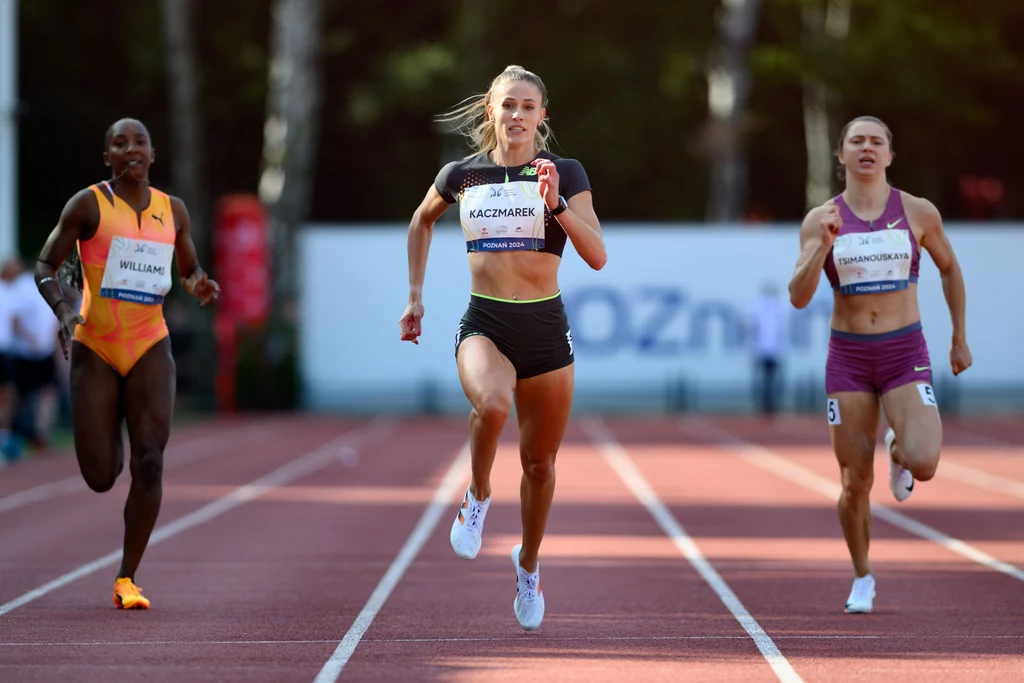 Natalia Kaczmarek finiszuje w biegu na 200 m w Poznaniu Natalia Kaczmarek finiszuje w biegu na 200 m w Poznaniu