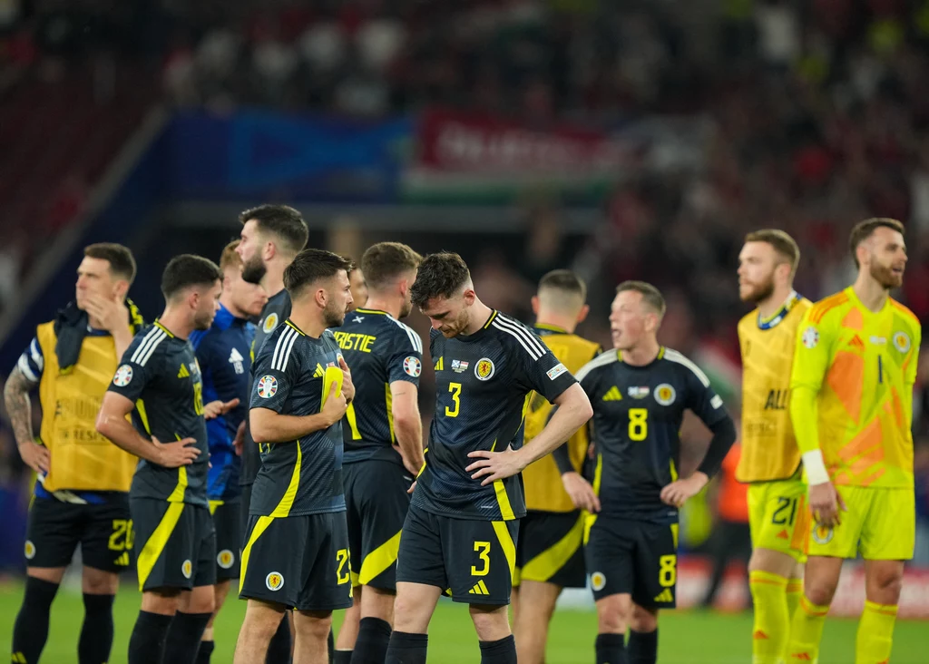 Reprezentanci Szkocji po porażce z Węgrami odpadli z Euro 2024 Reprezentanci Szkocji po porażce z Węgrami odpadli z Euro 2024