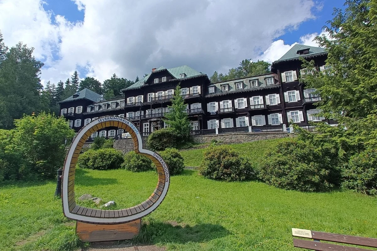 Nie tylko Praga. Raj dla turystów otwiera się tuż za granicą. Dojedziesz za grosze Nie tylko Praga. Raj dla turystów otwiera się tuż za granicą. Dojedziesz za grosze