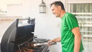 Planujesz grilla na balkonie? Sprawdź, co na ten temat mówią przepisy 
