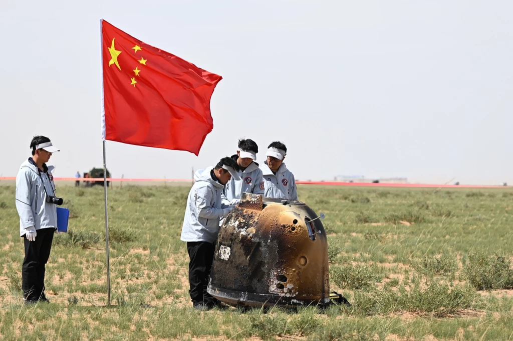 Chang'e 6 to wielki sukces. Chiny sprowadziły próbki z Księżyca na Ziemię.