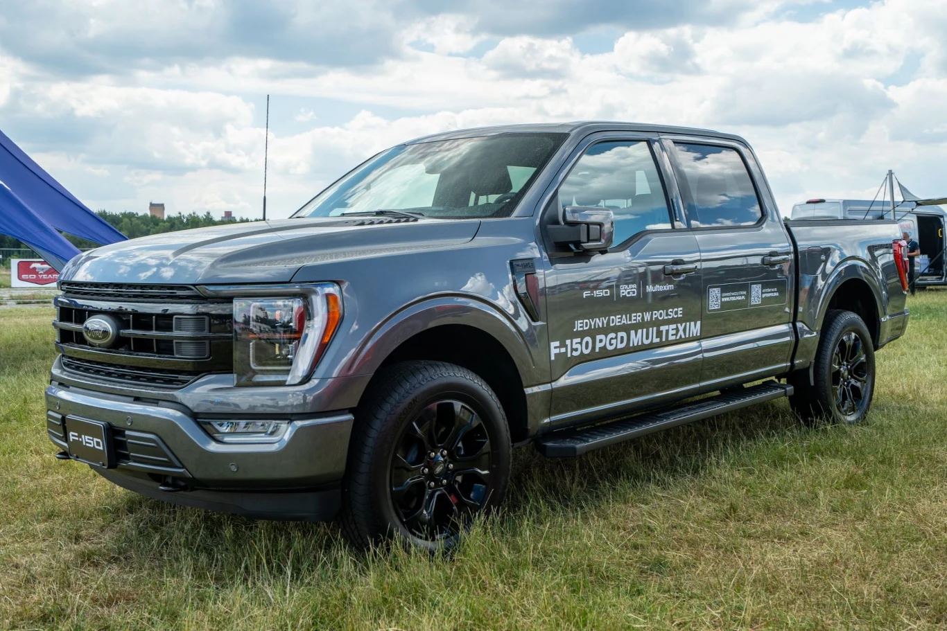 Uczestnicy American Cars Manii mogli również zobaczyć egzemplarz Forda F-150.