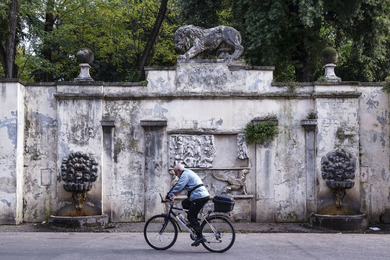 Ogrody Villa Borghese w Rzymie to miejsce o niepowtarzalnym klimacie