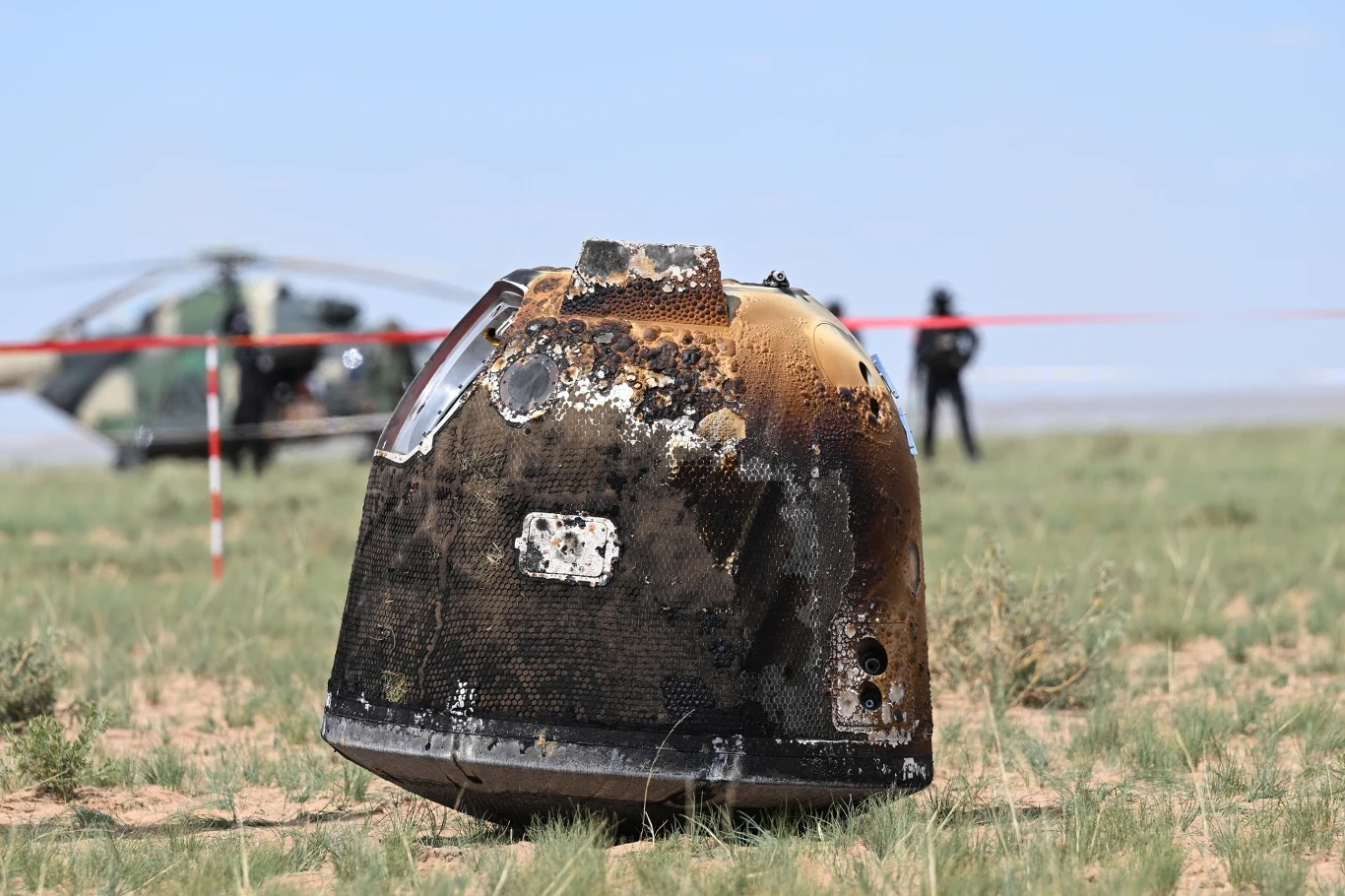 Chang'e-6 pobrał próbki z ciemnej strony Księżyca Chang'e-6 pobrał próbki z ciemnej strony Księżyca