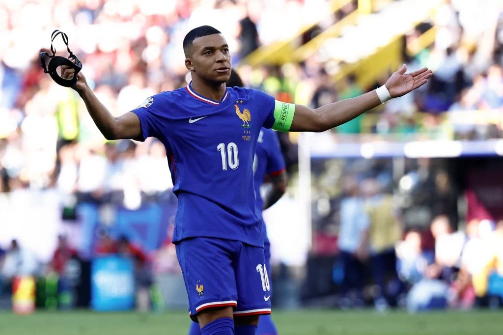 Kylian Mbappe podczas meczu Francja - Polska Kylian Mbappe podczas meczu Francja - Polska