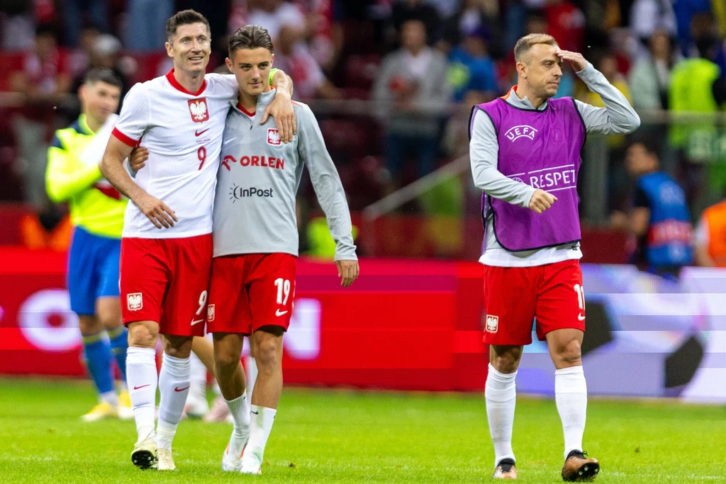 Robert Lewandowski, Kacper Urbański, Kamil Grosicki Robert Lewandowski, Kacper Urbański, Kamil Grosicki