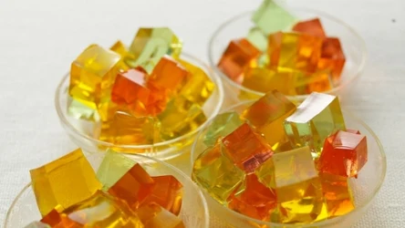 Domowa galaretka jest znacznie zdrowsza i smaczniejsza od sklepowej. Dodatkowo zawiera mnóstwo cennego kolagenu