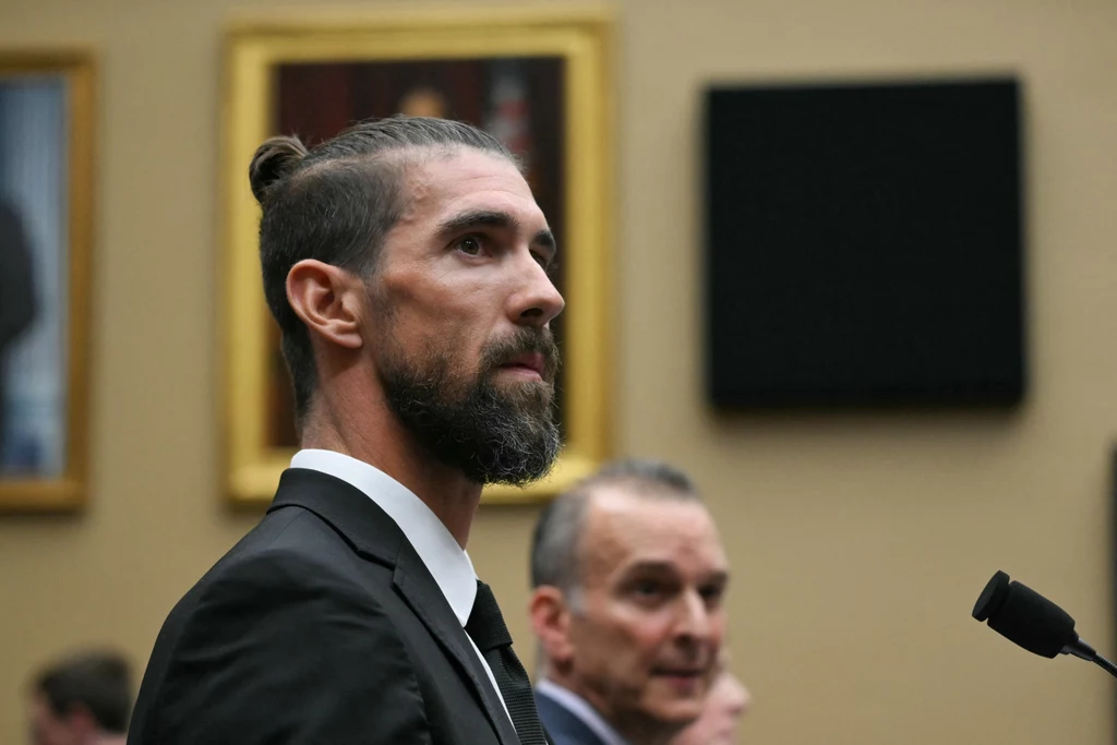 Michael Phelps przed komisją śledczą Kongresu USA Michael Phelps przed komisją śledczą Kongresu USA