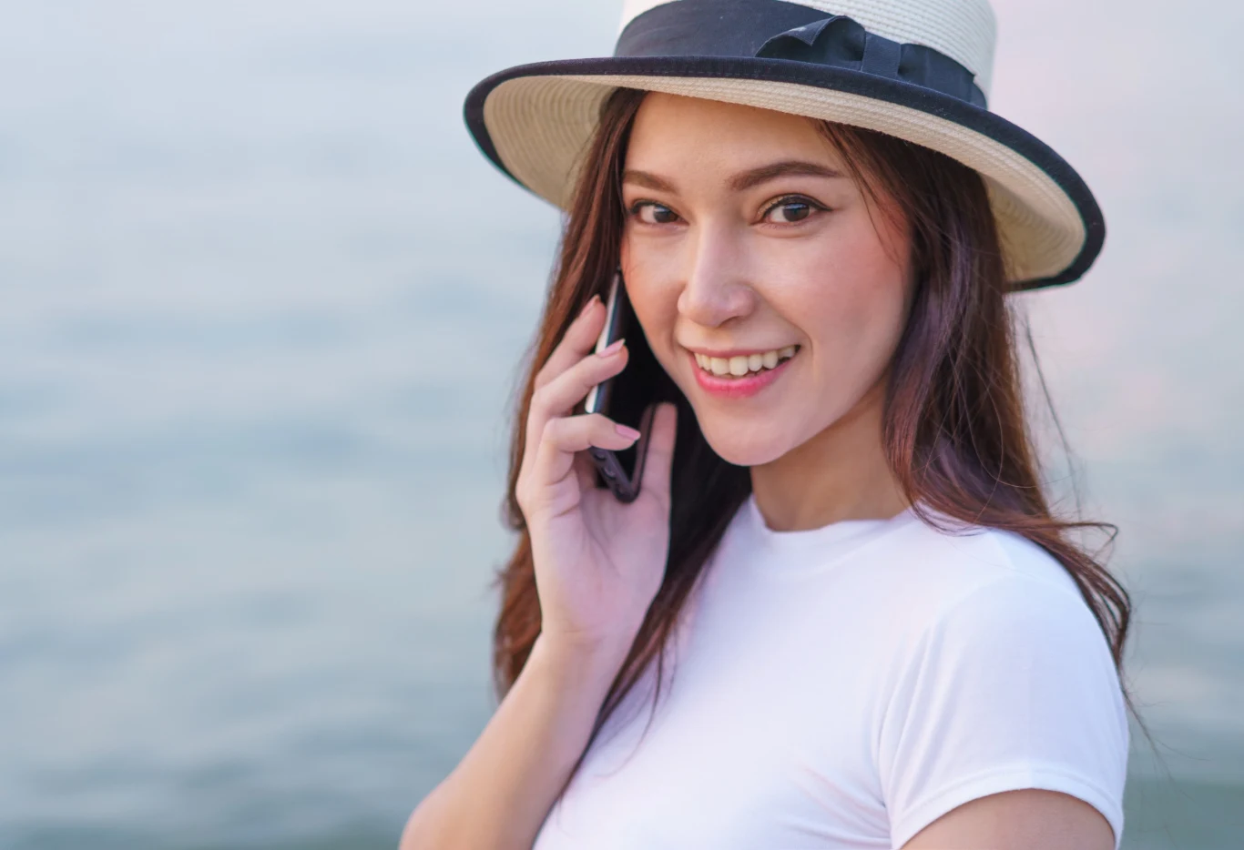 O zabraniu telefonu zwykle pamiętamy. Z ładowarką bywa już gorzej