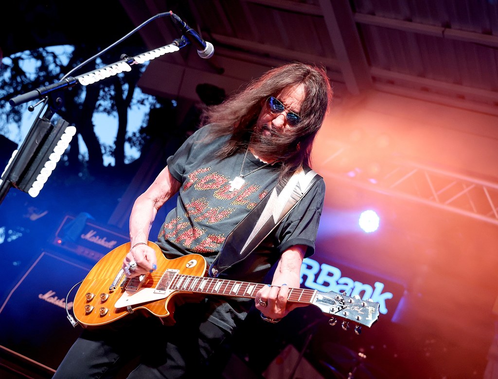 Ace Frehley rozstał się z narzeczoną