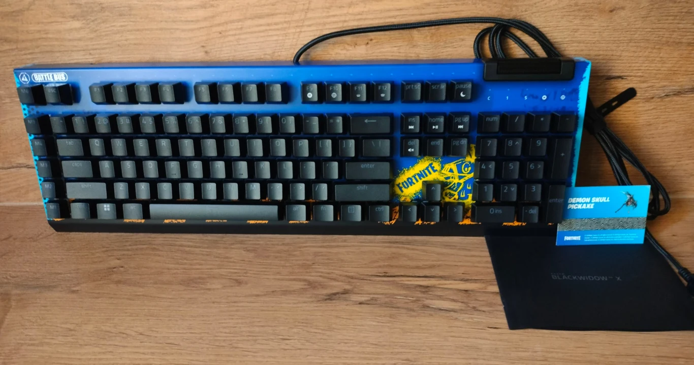 Razer BlackWidow V4 X Fortnite