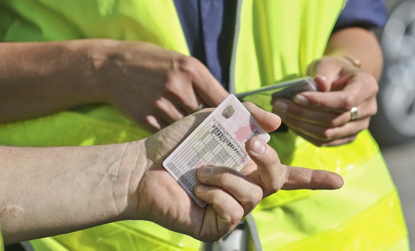 Od 10 września obowiązują nowe przepisy dotyczące odzyskiwania czasowo zatrzymanego prawa jazdy. Od 10 września obowiązują nowe przepisy dotyczące odzyskiwania czasowo zatrzymanego prawa jazdy.