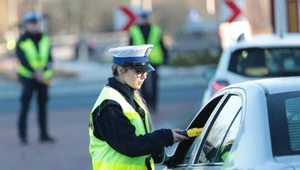 Gdy policjant zapyta, lepiej odpowiedz. 8 tys. zł mandatu wisi w powietrzu