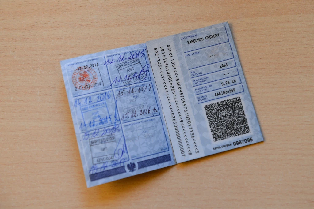 Co zrobić, gdy w dowodzie rejestracyjnym nie ma już miejsca na pieczątki?