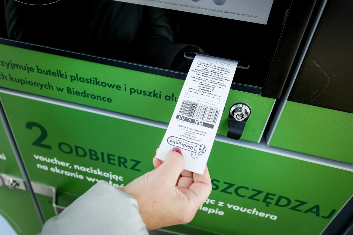 Gdy wejdzie w życie system kaucyjny, za butelki będziemy mogli dostać rabat Gdy wejdzie w życie system kaucyjny, za butelki będziemy mogli dostać rabat