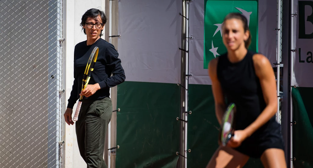 Francesca Schiavone spogląda na Petrę Martić Francesca Schiavone spogląda na Petrę Martić
