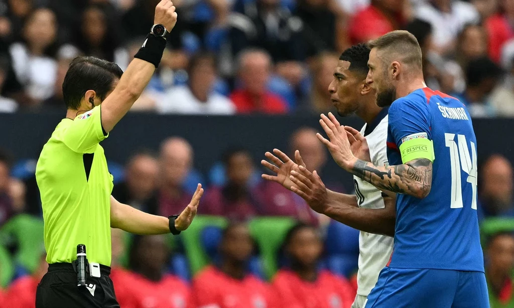 Hamil Umut Meler od razu zakomunikował, kto rządzi na Veltins Arenie Hamil Umut Meler od razu zakomunikował, kto rządzi na Veltins Arenie
