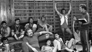 Janusz Tracewski (pierwszy od prawej)