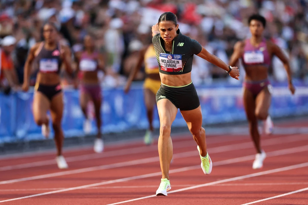Sydney McLaughlin-Levrone finiszuje w finale mistrzostw USA, będących też kwalifikacją olimpijską. Z olbrzymią przewagą