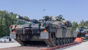 Pociąg z czołgami M1 Abrams w Powidzu. Trafią do amerykańskich żołnierzy