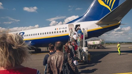 Jeśli wojna w Iranie potrwła dłużej, ceny biletów lotniczych mogą wzrosnąć nawet o 20 proc.