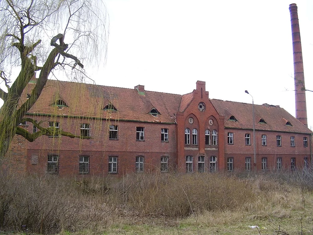 Opuszczony szpital psychiatryczny w Owińskach (rok 2008).