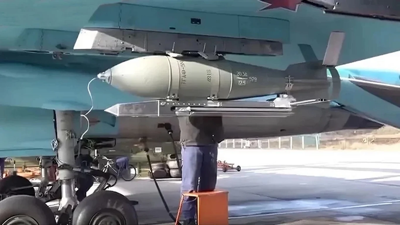Rosjanie zrzucają na Ukrainę 113 potężnych bomb lotniczych KAB dziennie Rosjanie zrzucają na Ukrainę 113 potężnych bomb lotniczych KAB dziennie
