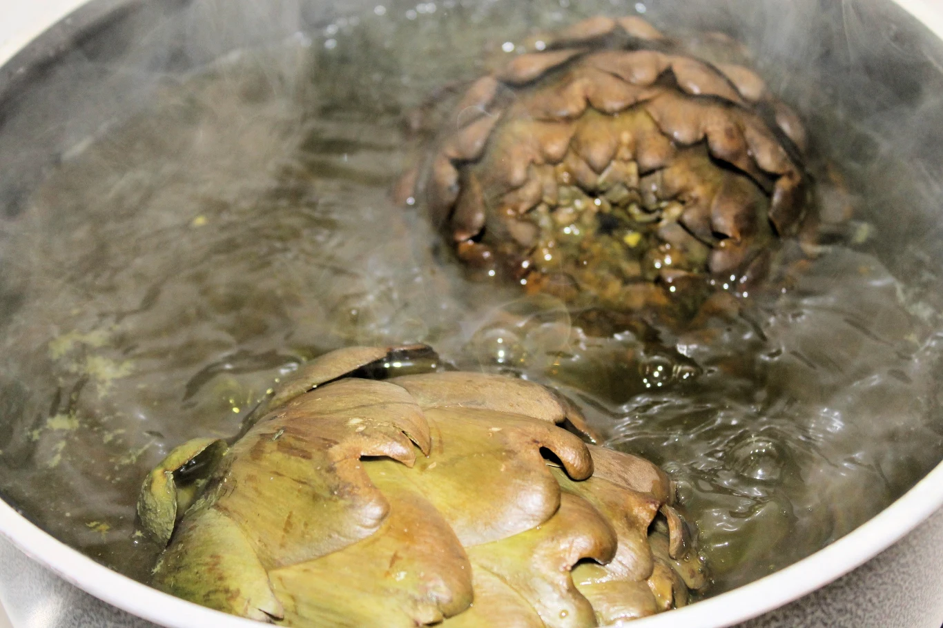 Karczochy rzadko lądują na naszym stole, a szkoda, bo są bardzo zdrowe