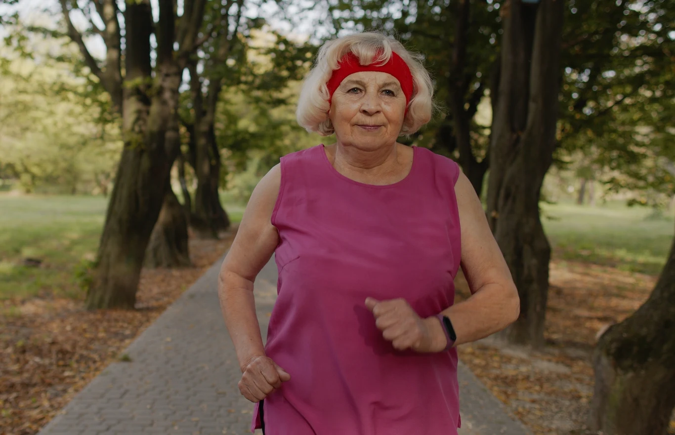 Trening siłowy powinien na stałe zagościć w naszej codziennej rutynie Trening siłowy powinien na stałe zagościć w naszej codziennej rutynie