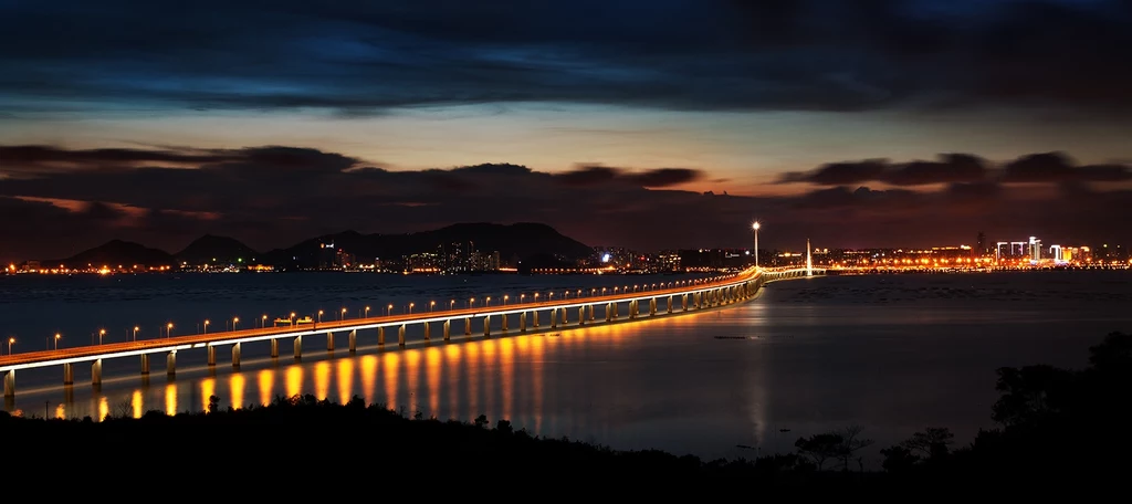 Most Shenzhen Bay Bridge stanowi część przeprawy przez port w zatoce Shenzhen, łącząc Dongjiaotou w Shenzhen z Ngau Hom Shek w Hongkongu (zdj.ilustracyjne)