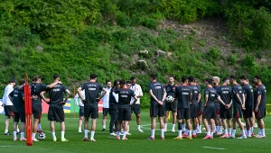 Tureccy kibice w centrum skandalu. Koszmar przed meczem z Austrią (WIDEO)