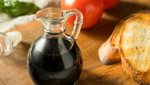 Ocet balsamiczny to jeden z najzdrowszych octów. Łagodzi infekcje, pomaga schudnąć, kontroluje apetyt