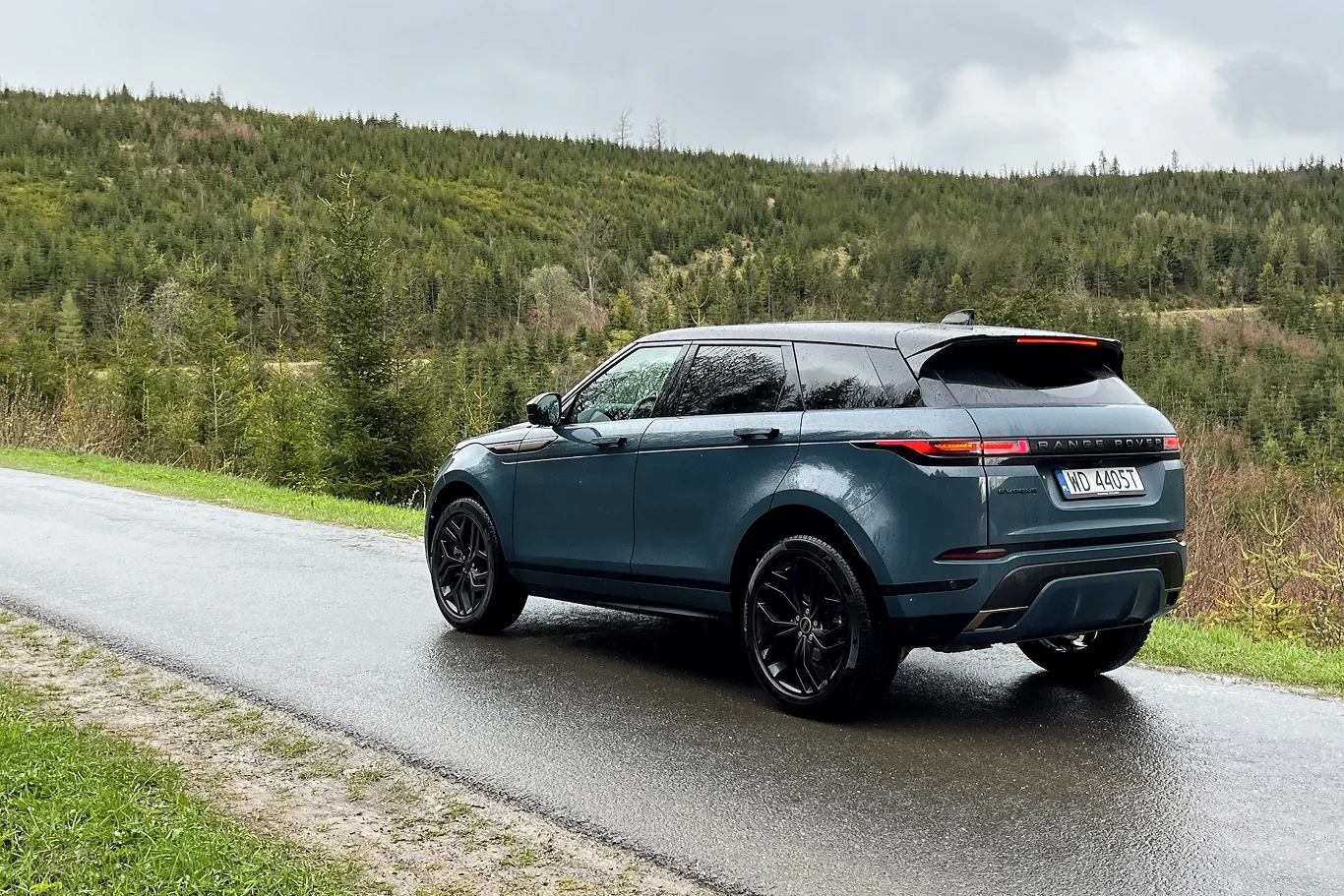 Nowy Evoque niezmiennie prezentuje się ekskluzywnie i luksusowo. 