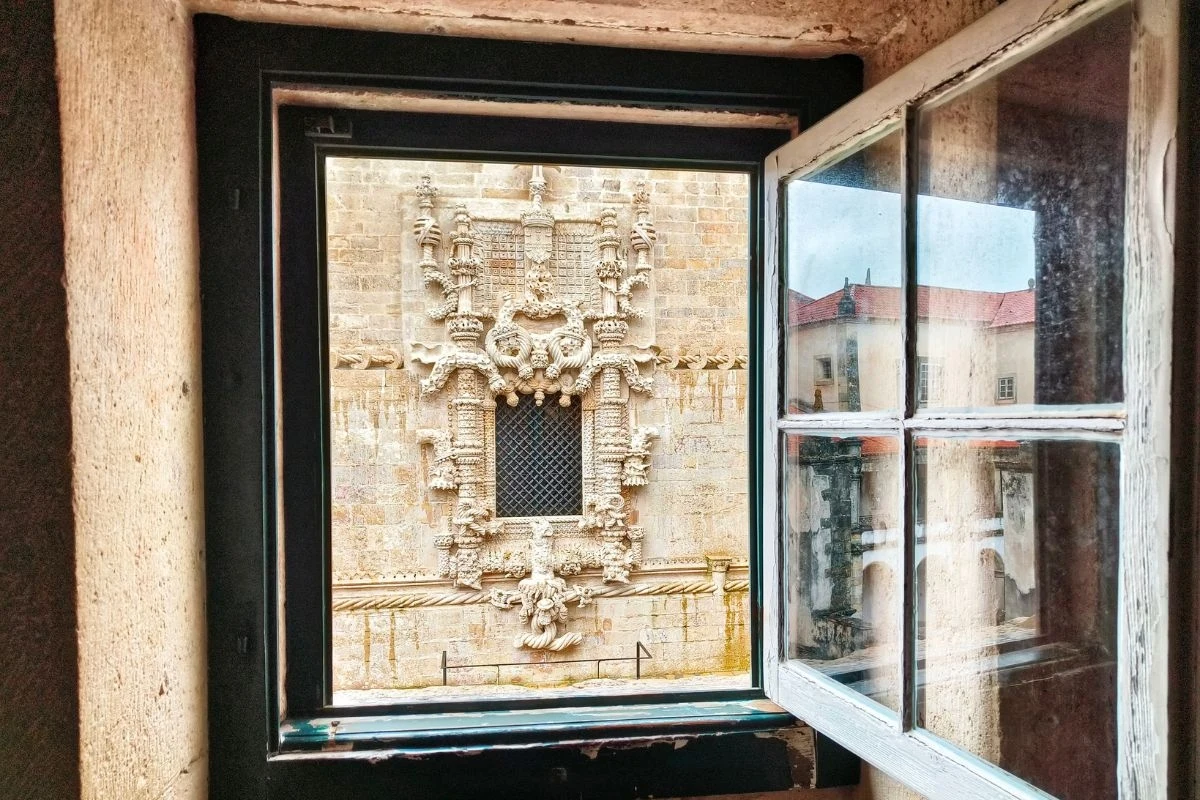 Zaleca się uważne zwiedzanie, bo na każdym kroku czekają ciekawostki